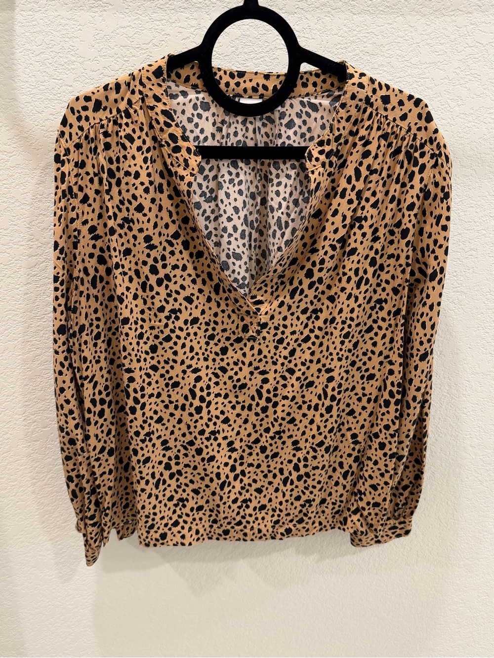 GAP Tan and Black Leopard Print Long Sleeve V-Neck Top